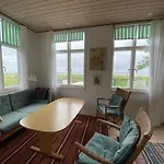 度假居 Historisches Strandanwesen Mit Meerblick By Interhome *