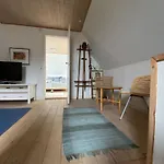 Historisches Strandanwesen Mit Meerblick By Interhome 度假居