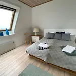 度假居 Historisches Strandanwesen Mit Meerblick By Interhome