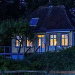 Historisches Strandanwesen Mit Meerblick By Interhome * 尼堡